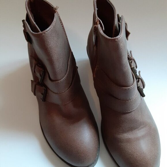 Forever 21 Ankle Boots - Picture 4 of 16